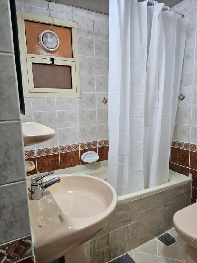 Oasis Hostel Abou Dabi Extérieur photo